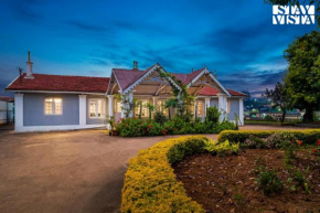 StayVista at The Alcove with Breakfast & BBQ Grill